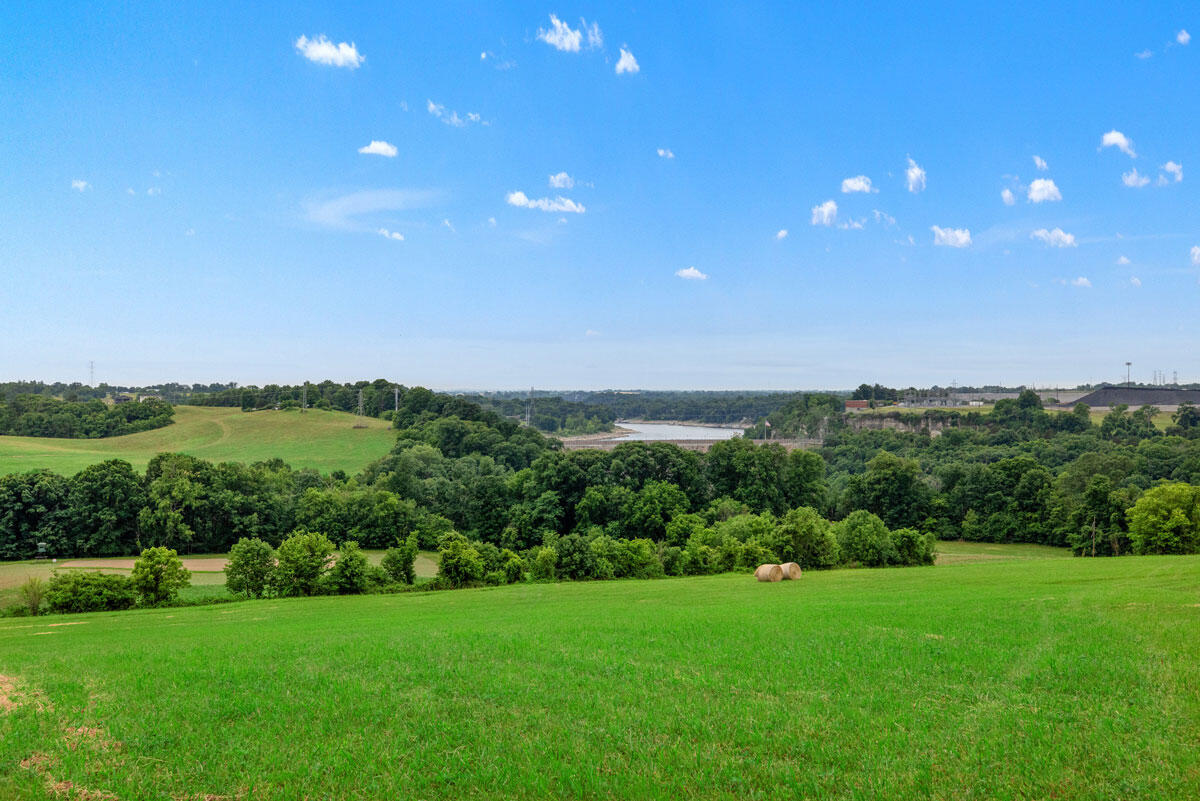Land in Lancaster 3