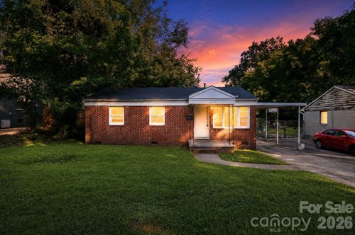 2505 Druid Hills Way, Charlotte, NC, 28206-2439 | Card Image