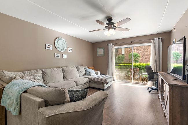 1202 - 5235 James Ln, Condo with 2 bedrooms, 2 bathrooms and 2 parking in Crestwood IL | Image 7