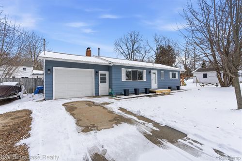 214 Willow Ln, Linden, MI, 48451-9004 | Card Image