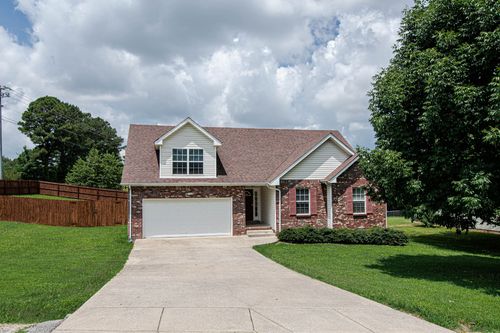 2200 Kim Dr, Clarksville, TN, 37043-1919 | Card Image