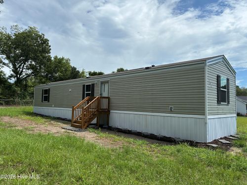 109 Wendy Hill Ln, Sneads Ferry, NC, 28460-6747 | Card Image
