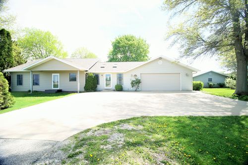 10093 Wolf Road, Geneseo, IL, 61254 | Card Image