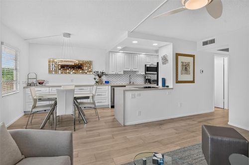3052-3052 Guildford C, Boca Raton, FL, 33434-4869 | Card Image