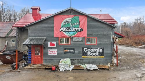 4 Railroad St, Smyrna, NY, 13464 | Card Image