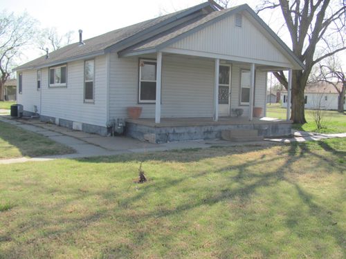 229 E Avenue E, South Hutchinson, KS, 67505-2049 | Card Image
