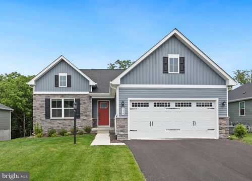 590 Makers Way, MARTINSBURG, WV, 25401 | Card Image