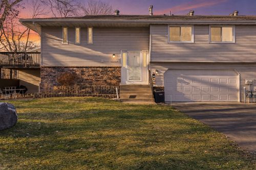 12222 Oak Leaf Cir, Burnsville, MN, 55337-3121 | Card Image