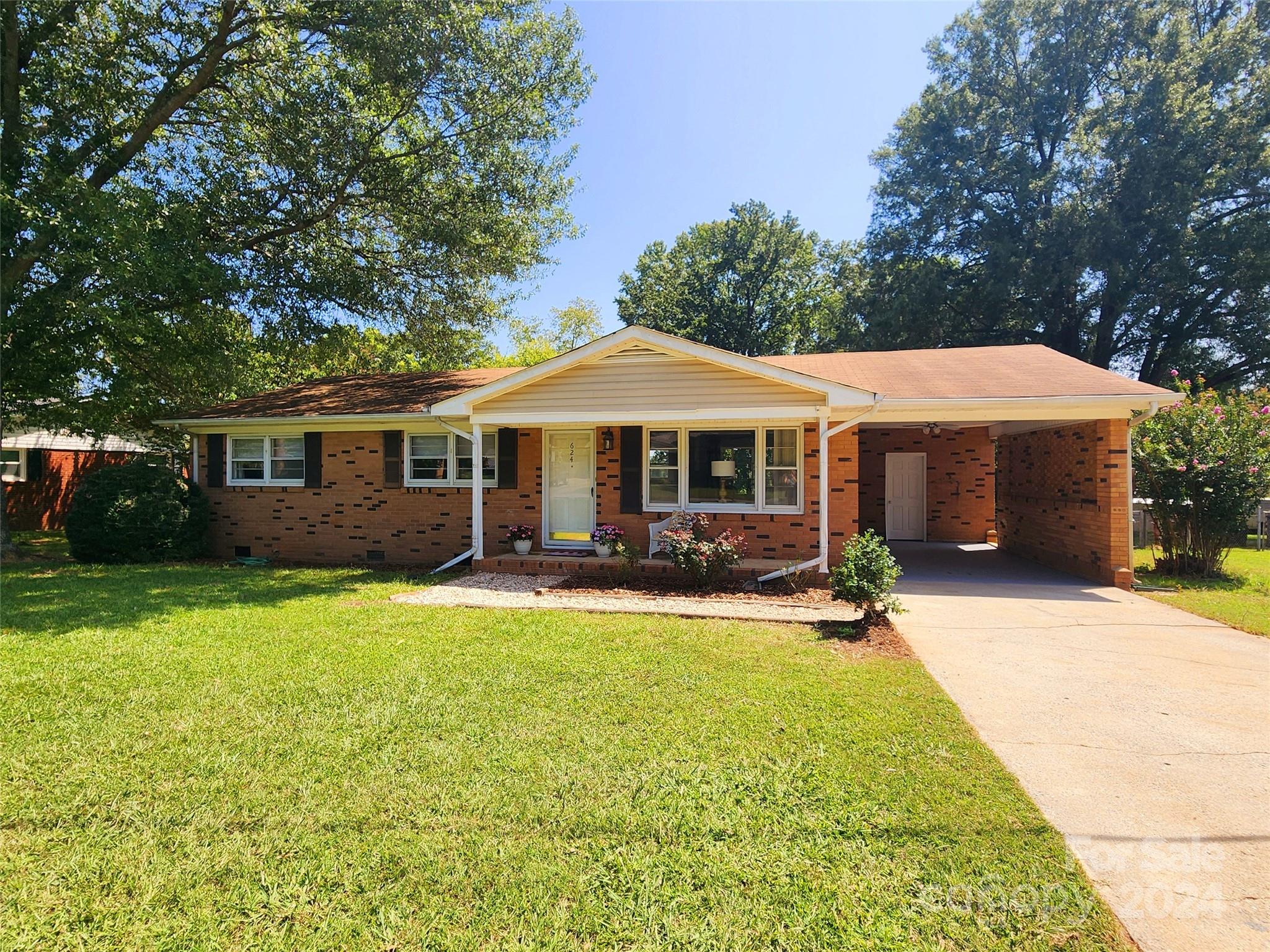 Honeywood Ln, Gastonia, NC 28056
