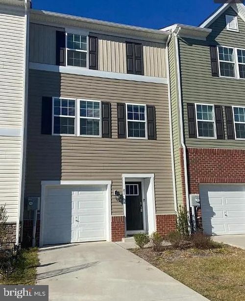 81 Vespucci Ln, MARTINSBURG, WV, 25404-1807 | Card Image