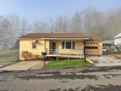 147 Pricetown Road, House other with 3 bedrooms, 1 bathrooms and 3 parking in Weston WV | Image 1