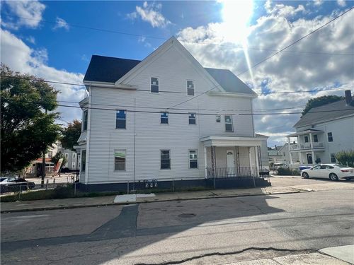 3f-686 Broadway, Pawtucket, RI, 02860-1147 | Card Image