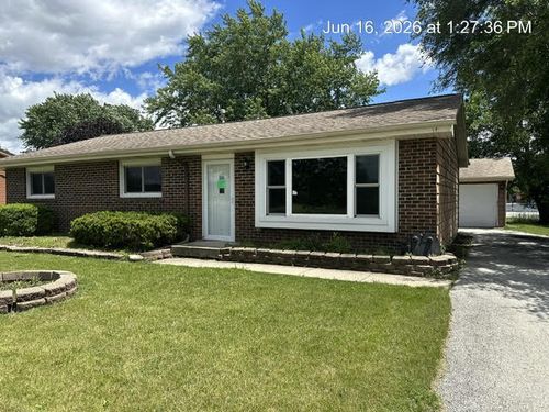 651 Central Ave, Matteson, IL, 60443-1571 | Card Image