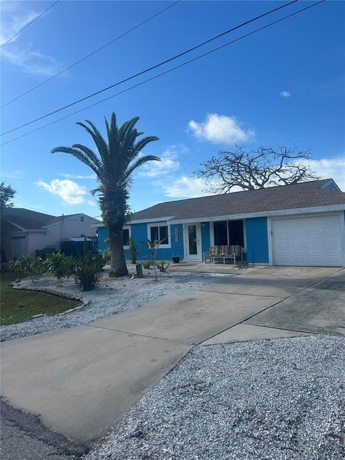 18566 Van Nuys Cir, PORT CHARLOTTE, FL, 33948-9528 | Card Image