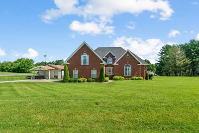 33 Sunrise Dr, House other with 3 bedrooms, 2 bathrooms and 2 parking in Lafayette TN | Image 2