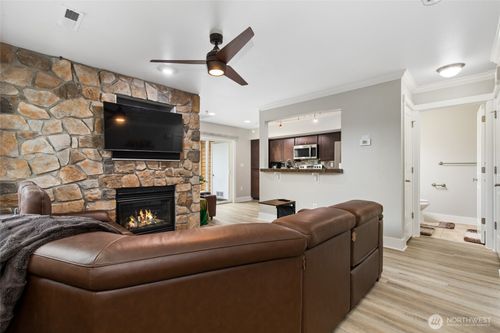 d-11121 7th Pl W, Everett, WA, 98204-2660 | Card Image