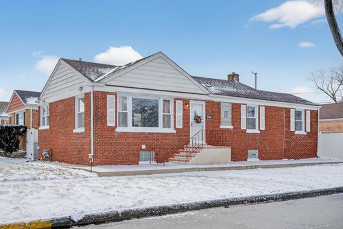 700 22nd Ave, Bellwood, IL, 60104-1918 | Card Image