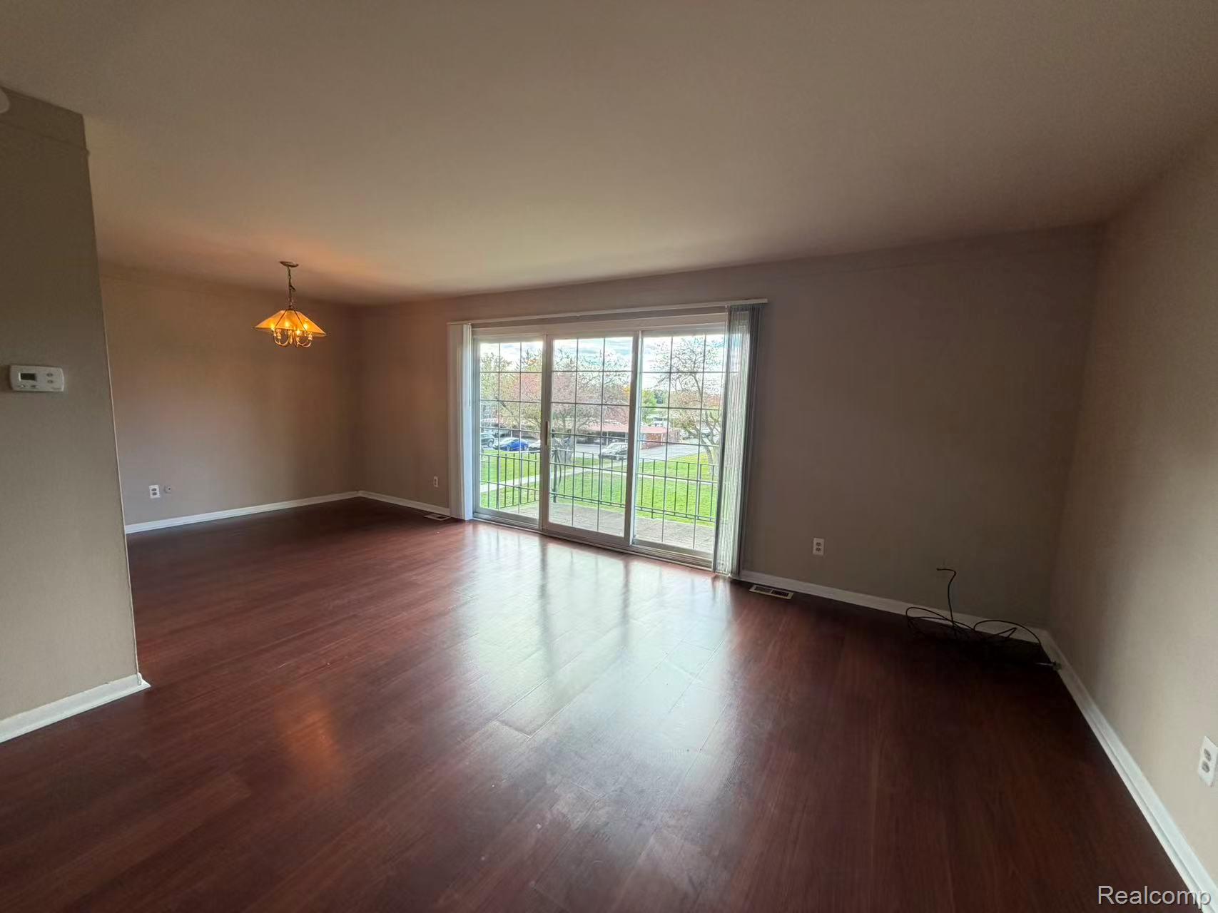 Residential Lease in Bloomfield Charter Township 3