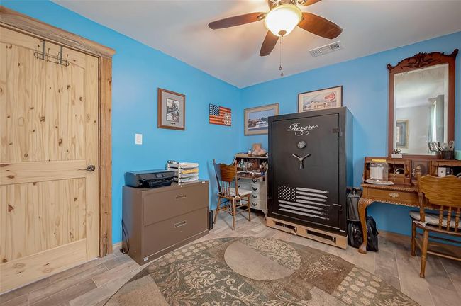 2080 Avenue J St, Home with 3 bedrooms, 2 bathrooms and null parking in Boling TX | Image 20