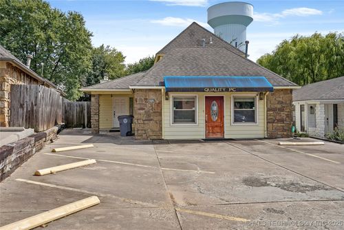 4940 E 73rd St, Tulsa, OK, 74136-7007 | Card Image