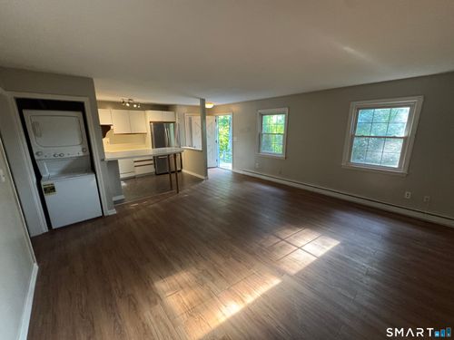 16e-239 Old Farms Rd, Avon, CT, 06001-2216 | Card Image