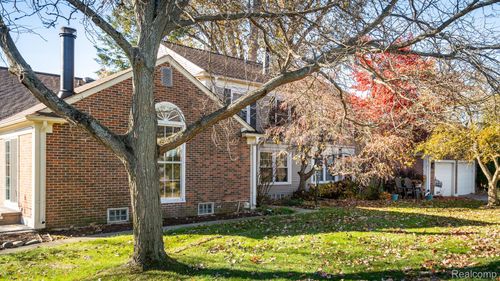 1246 Kings Cove Ct, Rochester Hills, MI, 48306-4226 | Card Image