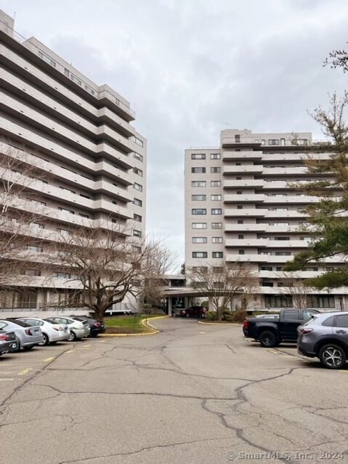 4d-3200 Park Ave, Bridgeport, CT, 06604-1108 | Card Image