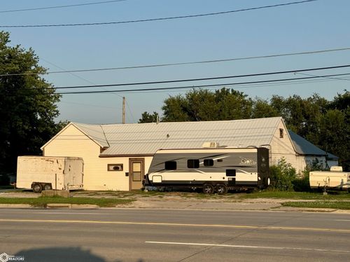 711 New York Ave, Creston, IA, 50801-3301 | Card Image