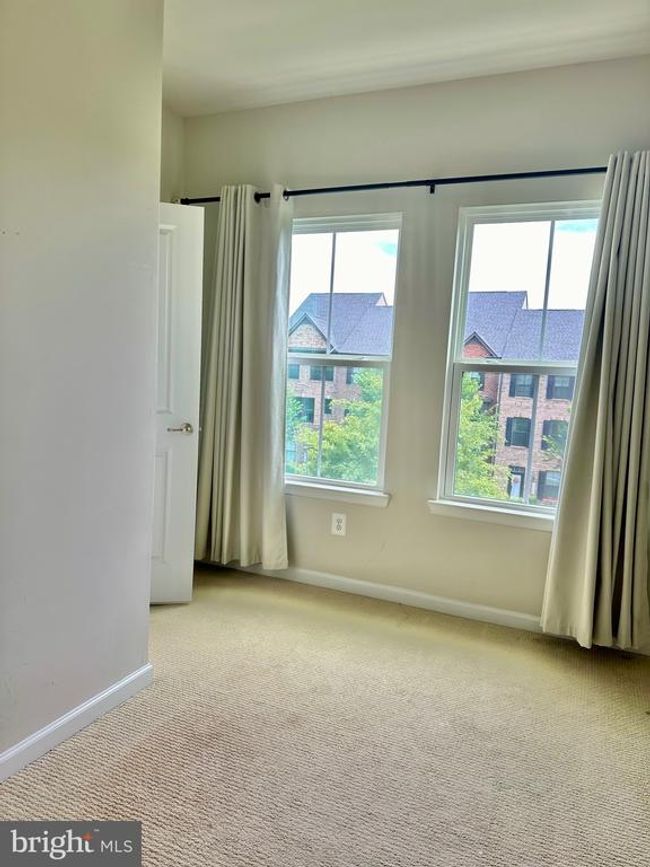 22370 Lucas Ter, Townhouse with 3 bedrooms, 4 bathrooms and null parking in ASHBURN VA | Image 12