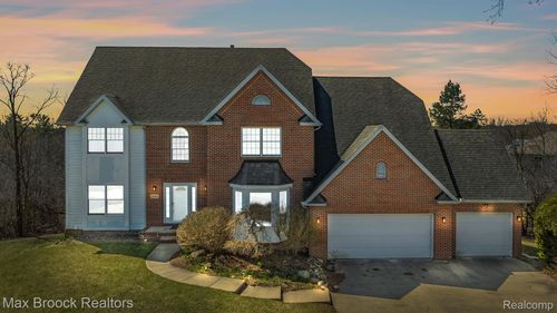 3592 Great Falls Cir, Ann Arbor, MI, 48108-9581 | Card Image