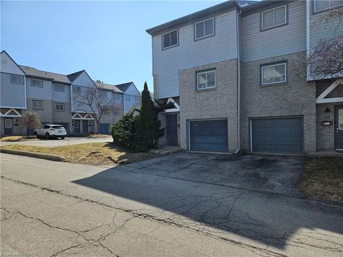 43-589 Beechwood Dr, Waterloo, ON, N2T2K9 | Card Image