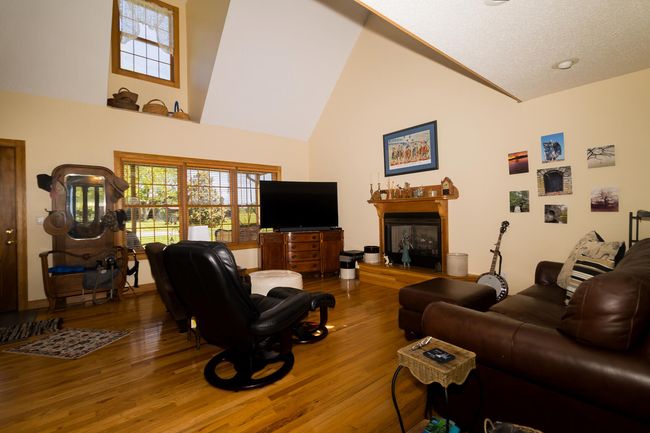 Living Room | Image 17