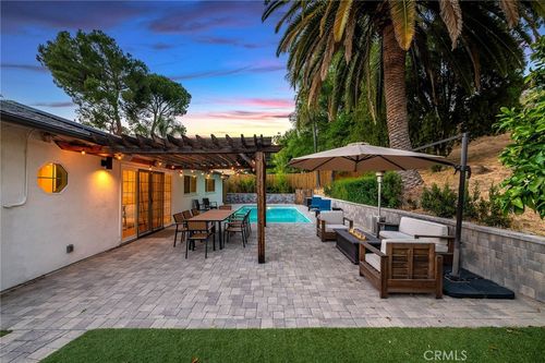 7112 Darnoch Way, West Hills, CA, 91307-1835 | Card Image