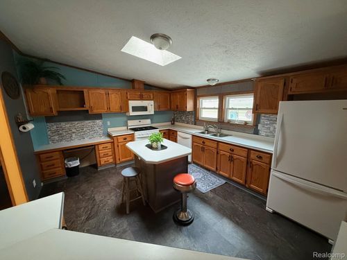 162 Brookfield, Swartz Creek, MI, 48473-1138 | Card Image