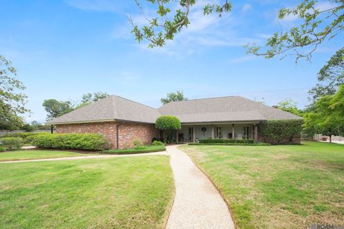 8792 W Fairway Dr, Baton Rouge, LA, 70809-1311 | Card Image