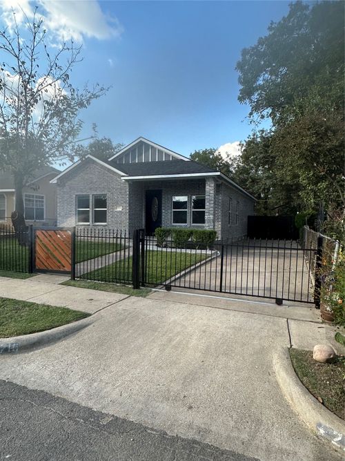 2715 Grafton Ave, Dallas, TX, 75211-5512 | Card Image