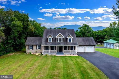 413 Aylor Grubbs Ave, STANLEY, VA, 22851-3703 | Card Image