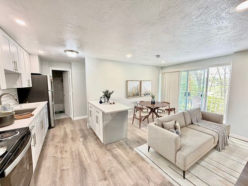 apt-13-301 Grant St, Framingham, MA, 01702-6541 | Card Image