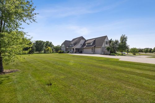 2508 Rose Creek Pkwy S, Fargo, ND, 58104-6699 | Card Image