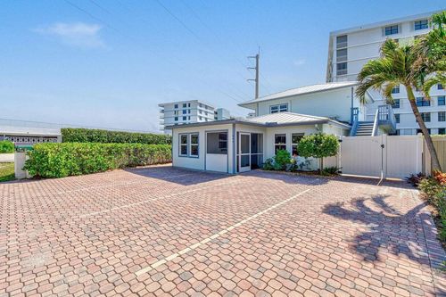 941 Ocean Dr, Juno Beach, FL, 33408-1726 | Card Image