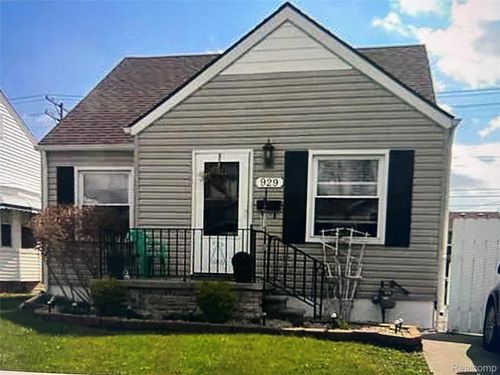 929 White Ave, Lincoln Park, MI, 48146-2713 | Card Image