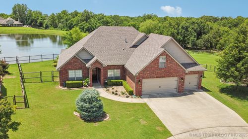 9200 92nd Pl, Owasso, OK, 74055-4488 | Card Image