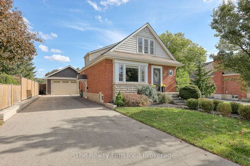 206 Sydenham St, Woodstock, ON, N4S7B9 | Card Image