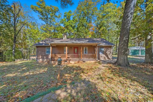 2048 Double Oak Dr, Claremont, NC, 28610-8260 | Card Image