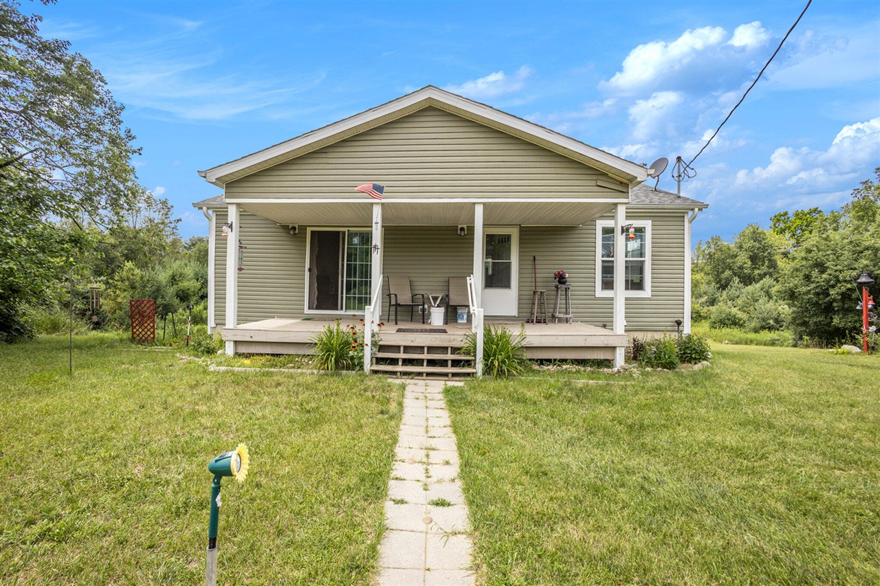 1 Mile Rd, Reed City, MI 49677