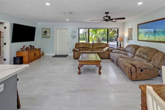 2141 Ne 49 Th St, House other with 3 bedrooms, 2 bathrooms and null parking in Lighthouse Point FL | Image 5