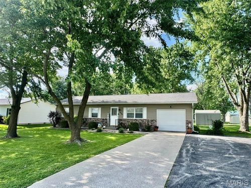 526 Lawn St, Monroe City, MO, 63456-1762 | Card Image