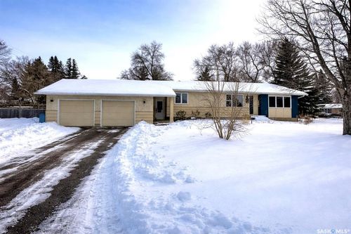 403 Hudson Ave S, Fort Qu'appelle, SK, S0G1S0 | Card Image
