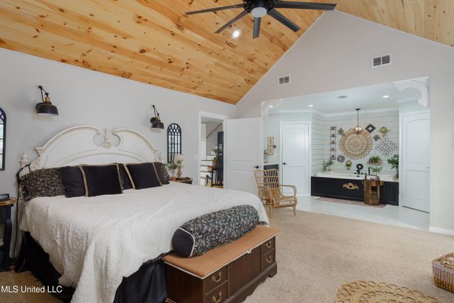 Master Bedroom | Image 15