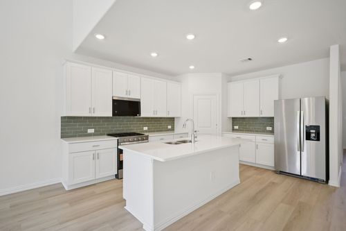 807 London Town Dr, Mckinney, TX, 75071-8838 | Card Image